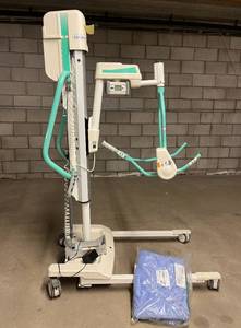 WOW Super Nice ARJO MAXI MOVE 420lb Capacity Patient Lift wScale &amp Battery Charger Lifts From The Floor -Great Working Condition Scale Untested...Probably Needs New 4 AA Batteries