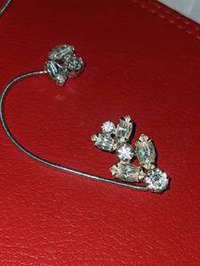 lot 130 image: 5 Ear Wrap Earrings