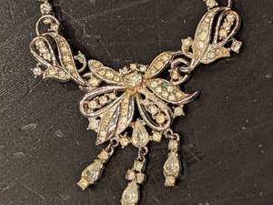 lot 102 image: Antique Bow Bib Necklace wRhinestones and Safety Clasp