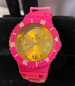 lot 118 image: Iken Watch with Interchangeable Parts
