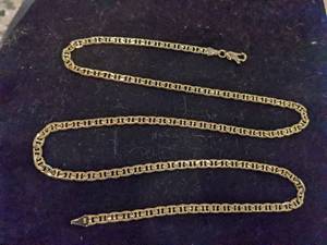 lot 7 image: 14k Gold Chain, 24