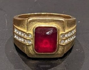 lot 5 image: Mens 18k Gold Ring with Cubic Zirconia and Red Stone