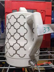 lot 33 image: BELLA 1.5 Liter Electric Ceramic Tea Kettle