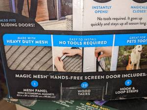 lot 52 image: Magic Mesh Hands-Free Screen Door Deluxe