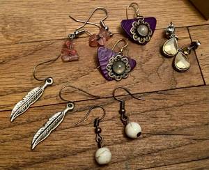 lot 248 image: Small Grouping of Earrings