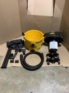 DEWALT 10 Gal. Poly WetDry Vac. See Pictures