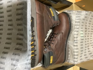 DEWALT Mens Axle Waterproof 6 in. Work Boots - Soft Toe - Walnut Pitstop Size 11(W). See Pictures