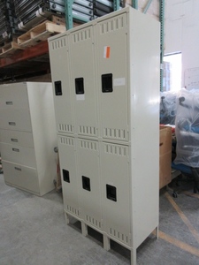 TENNSCO FREESTANDING LOCKER UNIT