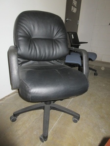 HON ADJUSTABLE OFFICE CHAIRS