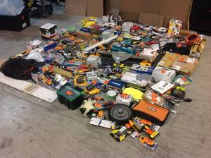 Lot of Assorted Mixed Small Housewares Various Models Conditions and Brands See Pictures