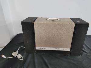 lot 4 image: Airline All Transistor Stereophonic