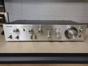 lot 21 image: Toshiba SY-665 Stereo Preamplifier