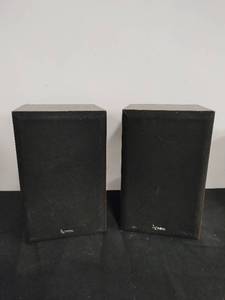 lot 33 image: Pair of Infinity SM82 Speakers