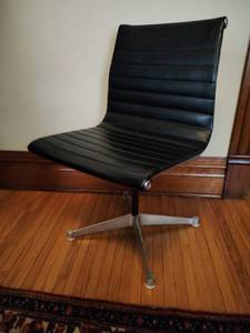 Eames Mid Century Modern Chair