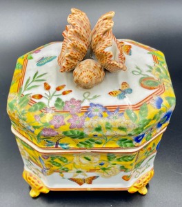 Beautifully Designed Decorative Porcelain Dresser Box