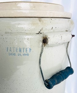 Vintage Redwing Pottery 6 Gallon Crock with Lid and Handles