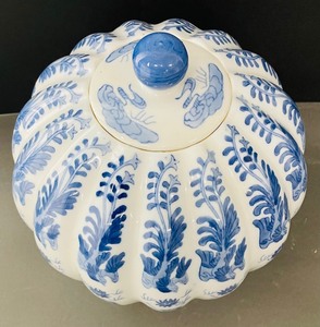 Asian Chinoiserie Blue and White Porcelain Ginger Jar
