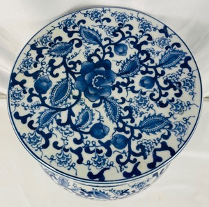 Blue and white Porcelain Podium Stool