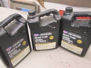 lot 96 image: 31gallon jugs of carquest wearever...