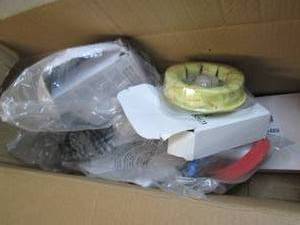 lot 106 image: 8 toilet bowl wax rings and waxring...