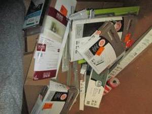 lot 117 image: pallet of peel and stick floor tile...