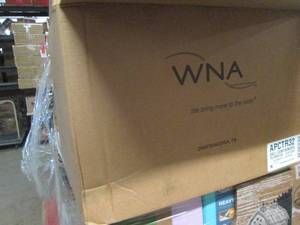 lot 118 image: case of 32oz food containers and a ...