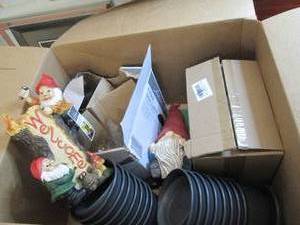 lot 183 image: box of garden pots, solar lights, f...
