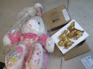 lot 285 image: new musical big bunny with moving e...