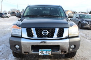 2011 Nissan Titan SV Crew Cab - 4x4 - 2 Owners -