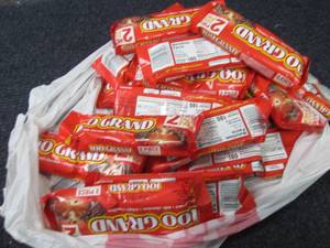 18-2.8 oz 100 Grand Bars...