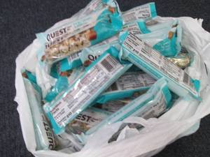 24 Quest SeaSalt Caramel Almond Sna...