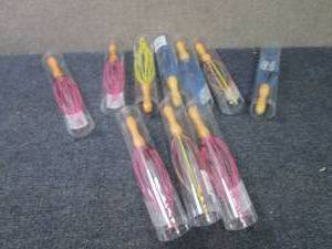 10 Scalp Massagers...
