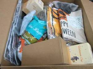 Box of Fall & Halloween Dcor, Dec...
