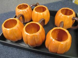6 Large Ceramic Pumpkin Mugs...