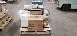 Lot 18 Assorted tile