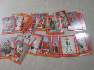 lot 23 image: (EC1) 50 Assorted 1971-72 Season Re...