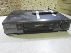 lot 50 image: (D-3) Toshiba W-804 VCR VHS Player ...