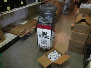 lot 117 image: (D-4) Tim Howard Lynx Golf Bag and ...