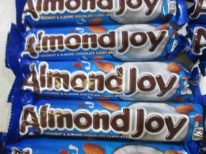 lot 199 image: (B-1) 18 Almond Joy Candy Barsc Pas...