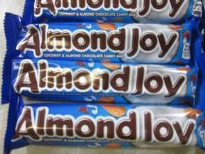 lot 200 image: (B-1) 18 Almond Joy Candy Barsc Pas...