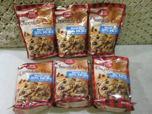 lot 208 image: (B-1) 6 Bags Betty Crocker Chocolat...