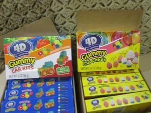 lot 214 image: (B-2) Gummy Car Kits and Cupcakes 1...