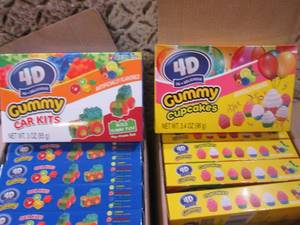 lot 215 image: (B-2) Gummy Car Kits and Cupcakes 1...