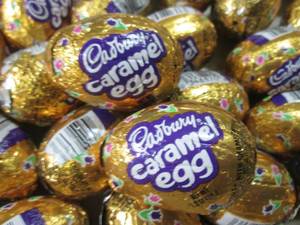 lot 240 image: (B-1) 36 Cadbury Caramel Eggs Past ...