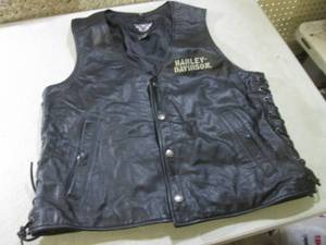 lot 261 image: (BS) Harley Davidson Leather Vest S...