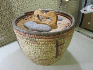 lot 263 image: (EW3) Decorative Storage Basket 17...