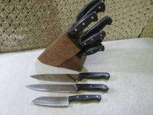 lot 296 image: (EC1) Assorted Kitchen Knives with ...