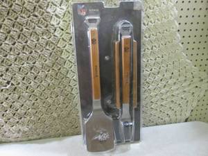 lot 325 image: (E-1) 3pc Minnesota Vikings Grillin...