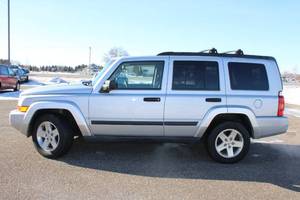 lot 6 image: 2006 Jeep Commander - 4X4