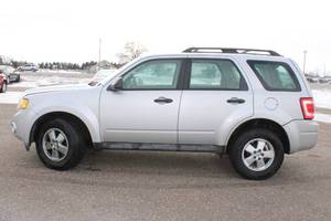 lot 7 image: 2009 Ford Escape XLS